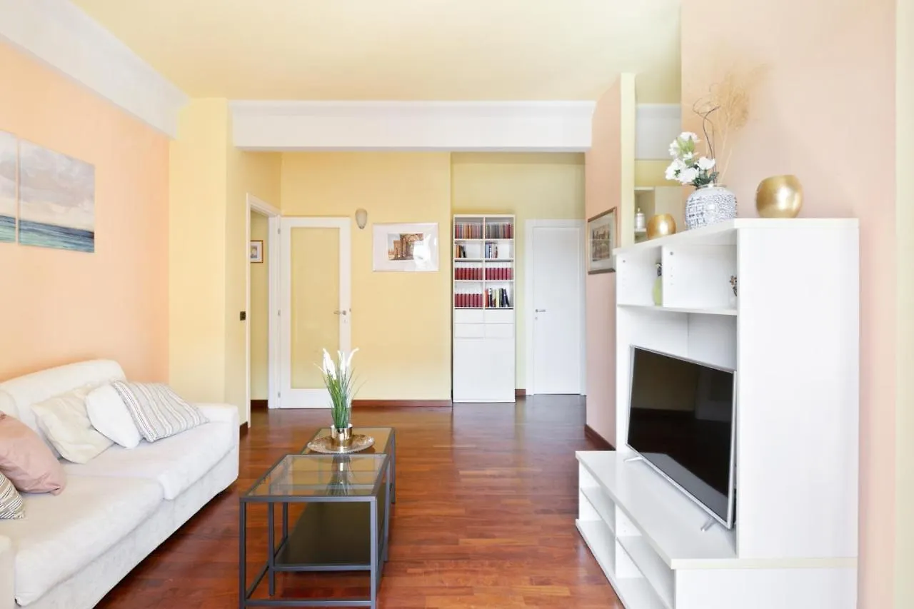 Gavinana Apartment By Mmega Florence